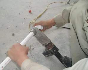尼玛漏水维修电话